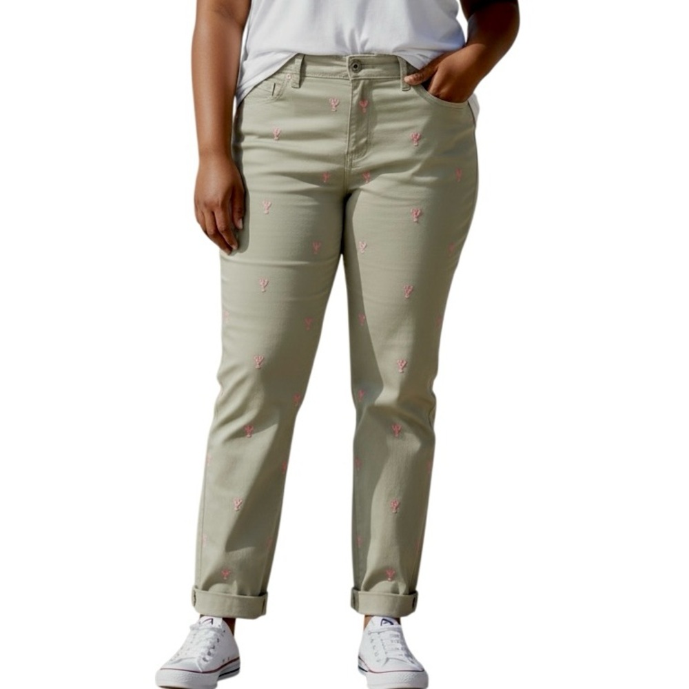 Old Navy Cropped khaki Pants Embroidered Lobster details (Coral) Women’s 14